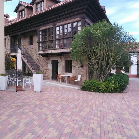 Apartamentos La Casona Ucieda エクステリア 写真