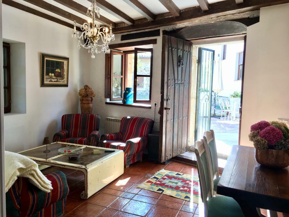 Apartamentos La Casona Ucieda エクステリア 写真