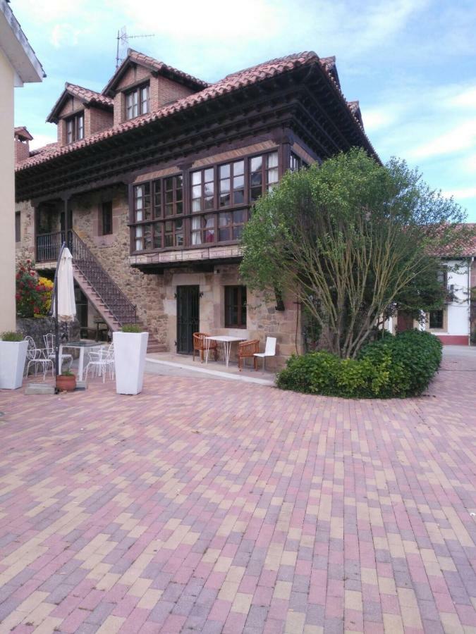 Apartamentos La Casona Ucieda エクステリア 写真