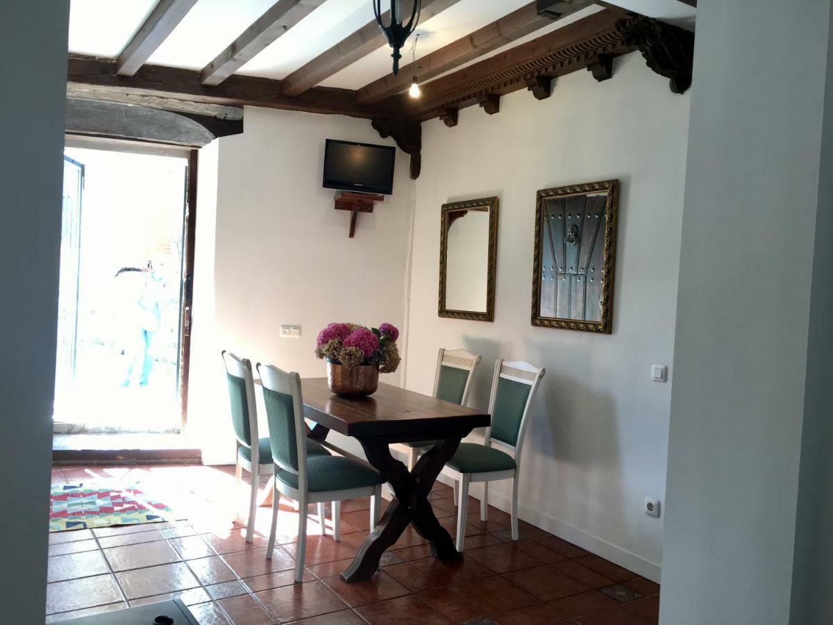 Apartamentos La Casona Ucieda エクステリア 写真